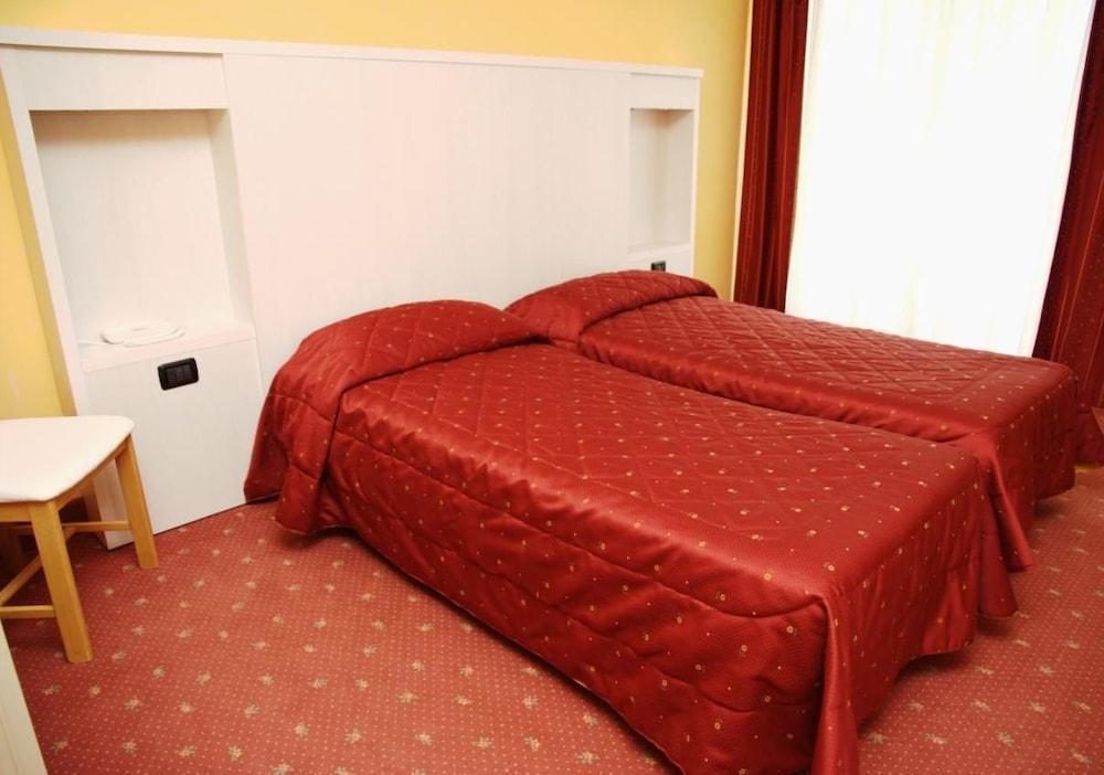 Hotel Bavaria Levico Terme Luaran gambar