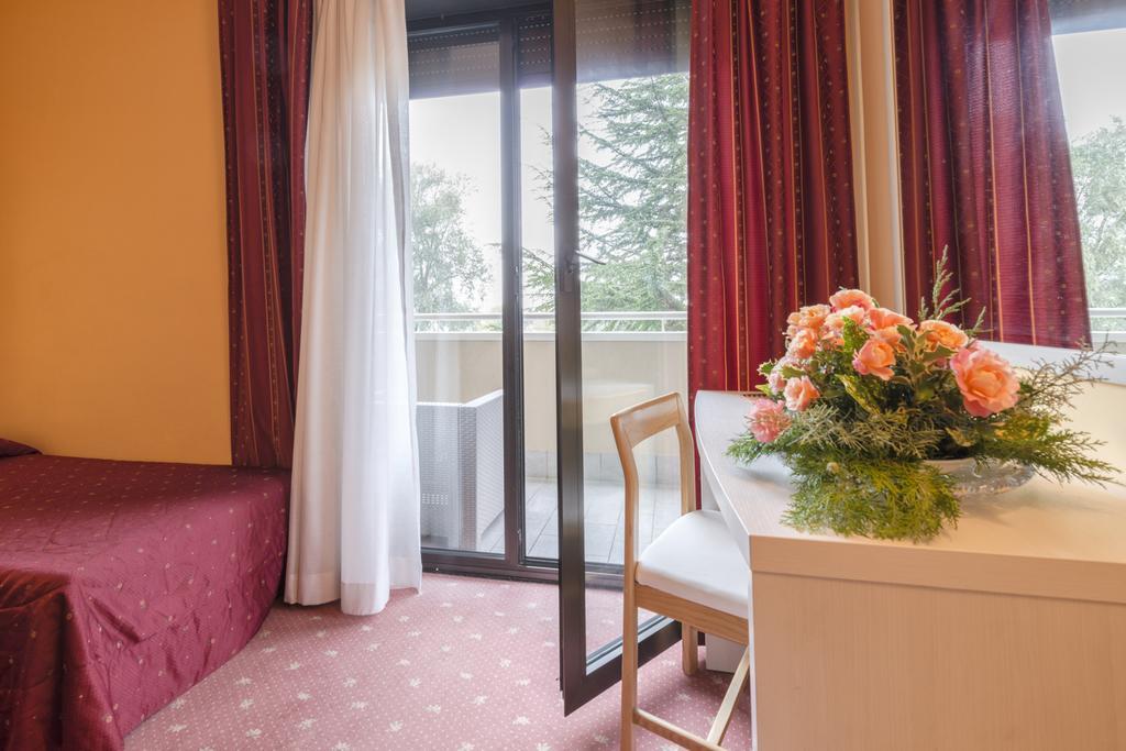 Hotel Bavaria Levico Terme Luaran gambar